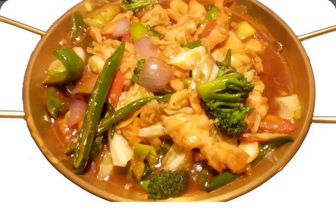55 Chicken with Chilies and Vegetables (gravy)