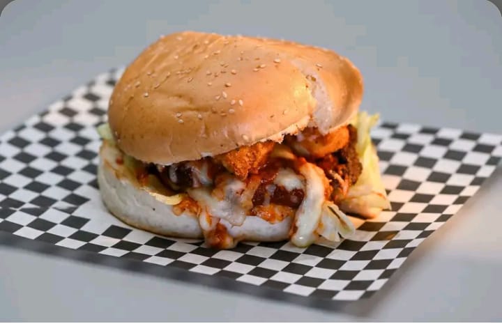 Mozzarella Beef Cheese Burger