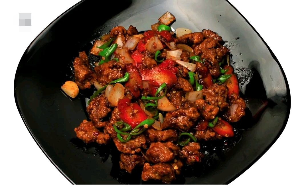 Beef with Peanuts & Dry Red Peppers in Hot Sauce