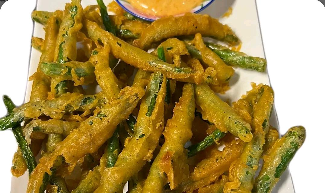 63F Dry Fried Chicken Green Beans