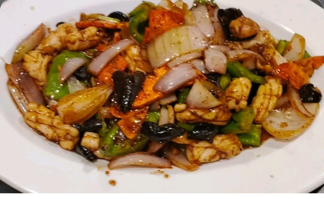 103 Fried Squid with Jelly Mushroom