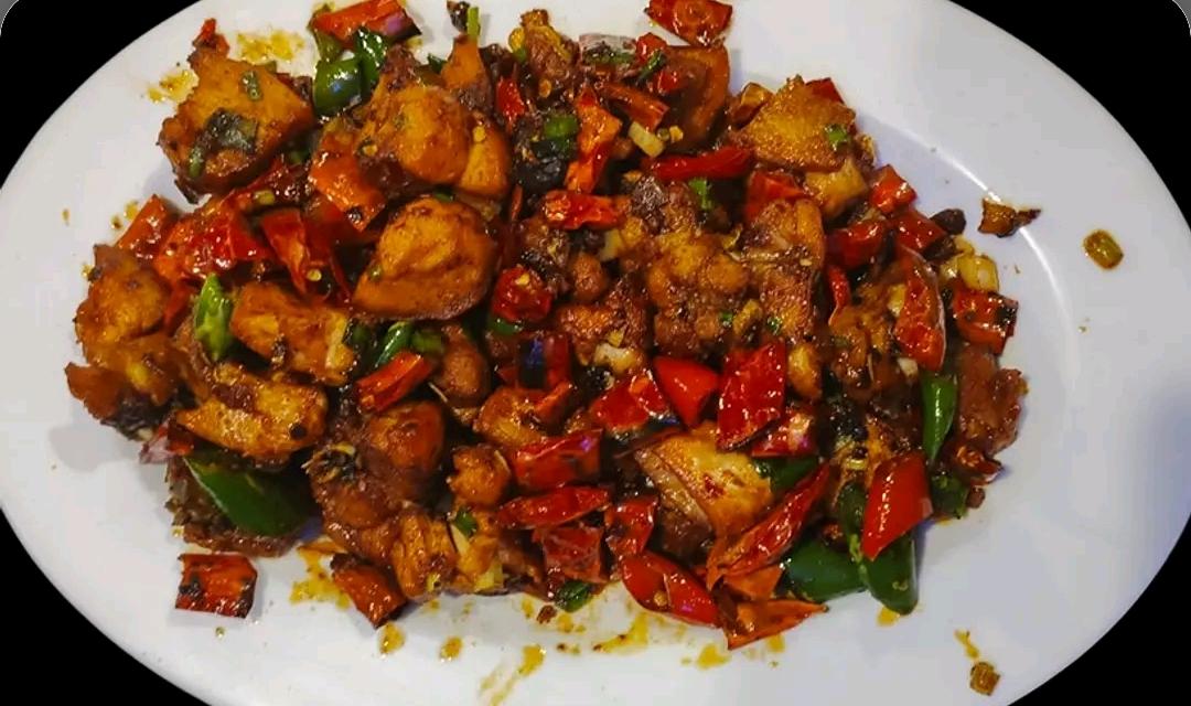 63B Deep Fried Chicken with Red Chilies (Bone In)