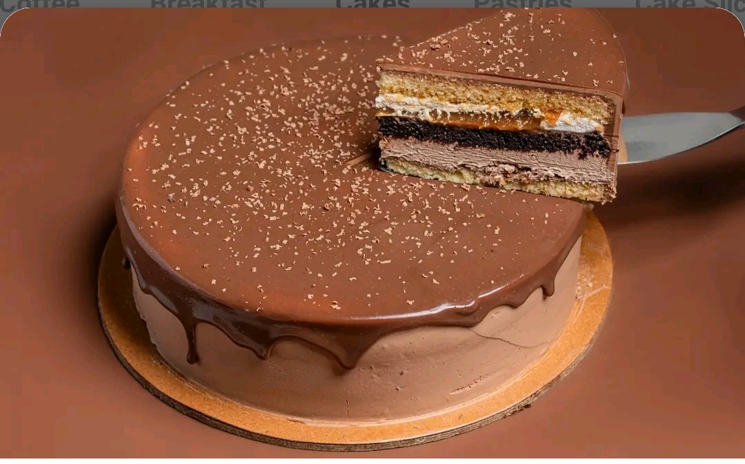 Vanilla Chocolate Fudge Cake