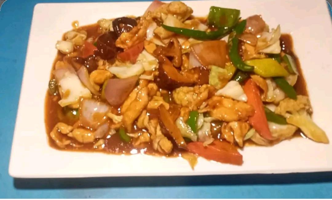 58B Chicken with Button Mushrooms