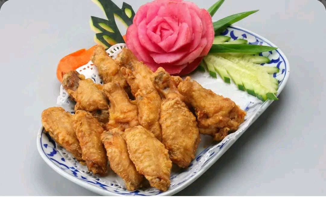 60 Fried Chicken Wings with Chinese Sauce