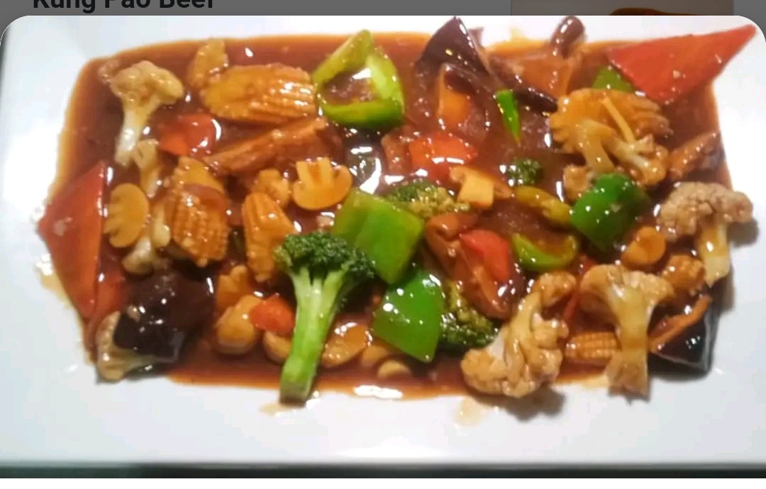65B Beef with Baby Corn and Mushrooms