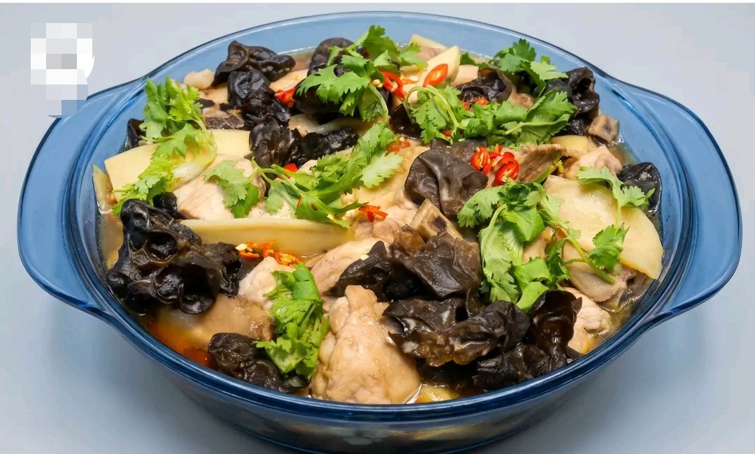 Chicken with Black Mushrooms & Vegetables
