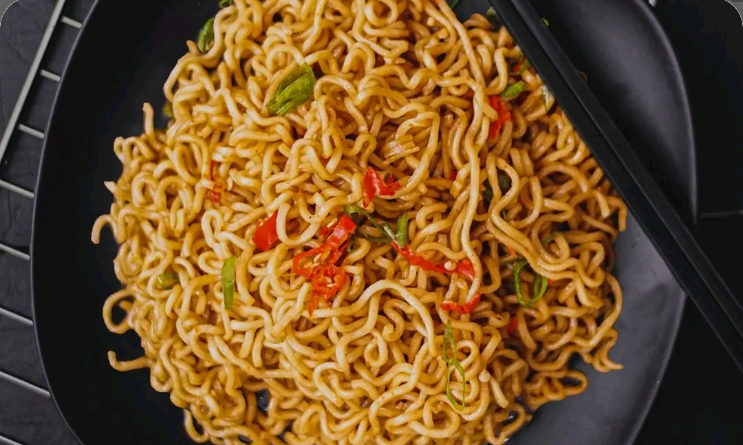 Noodle with Beef Capsicum Tomato Sauce