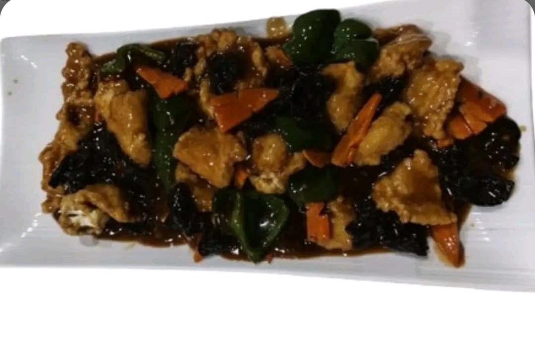 58C Chicken with Jelly Mushrooms and Vegetables