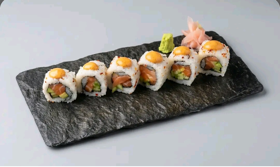 Spicy Salmon Roll