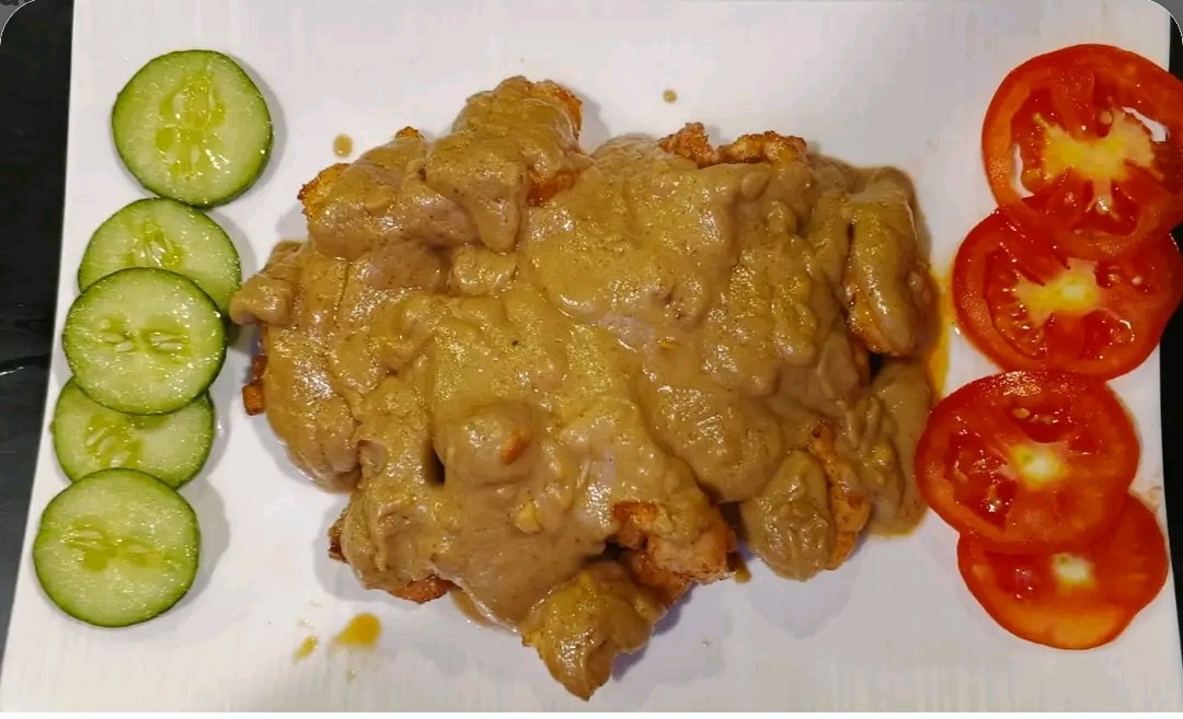 64A Chicken with Peanut Sauce
