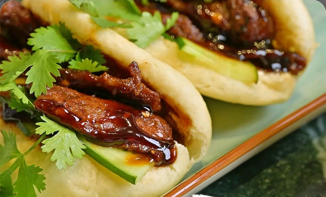 Beef Chilli BAO - 2 Pc