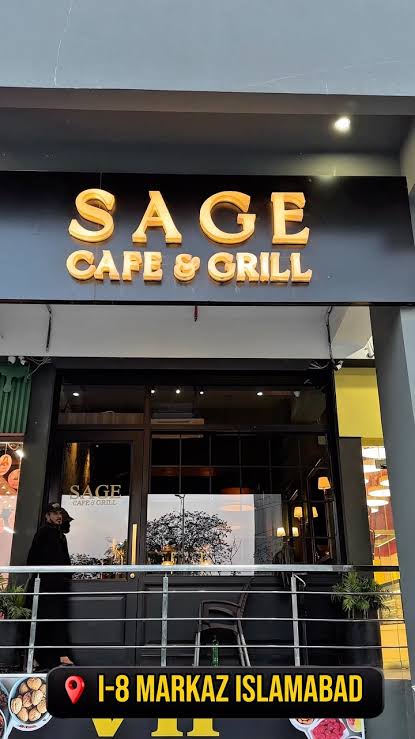 Sage Cafe & Grill i8